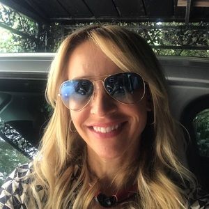 Meet your Posher, Simone